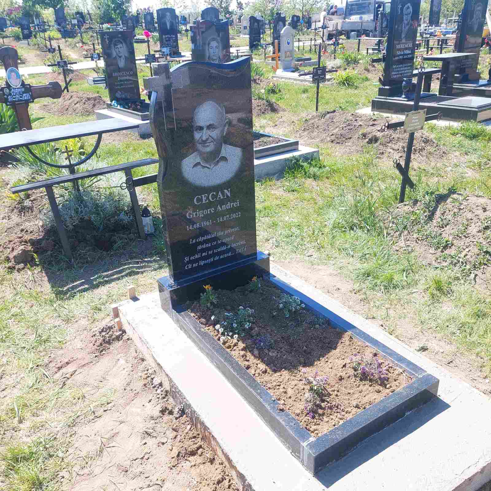 Povestea unui client: Un monument de granit într-o oră, în loc de cele 3 zile obișnuite